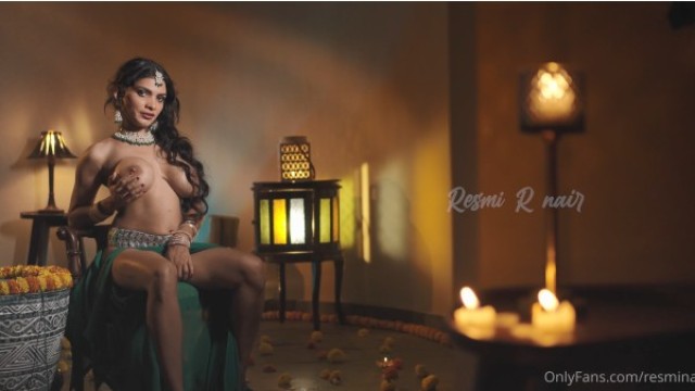 Resmi R Nair Green Beauty 2024 Desi Hindi Hot Video